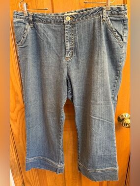 Coldwater Creek Women’s Straight-Leg Cropped Jeans in Medium Blue